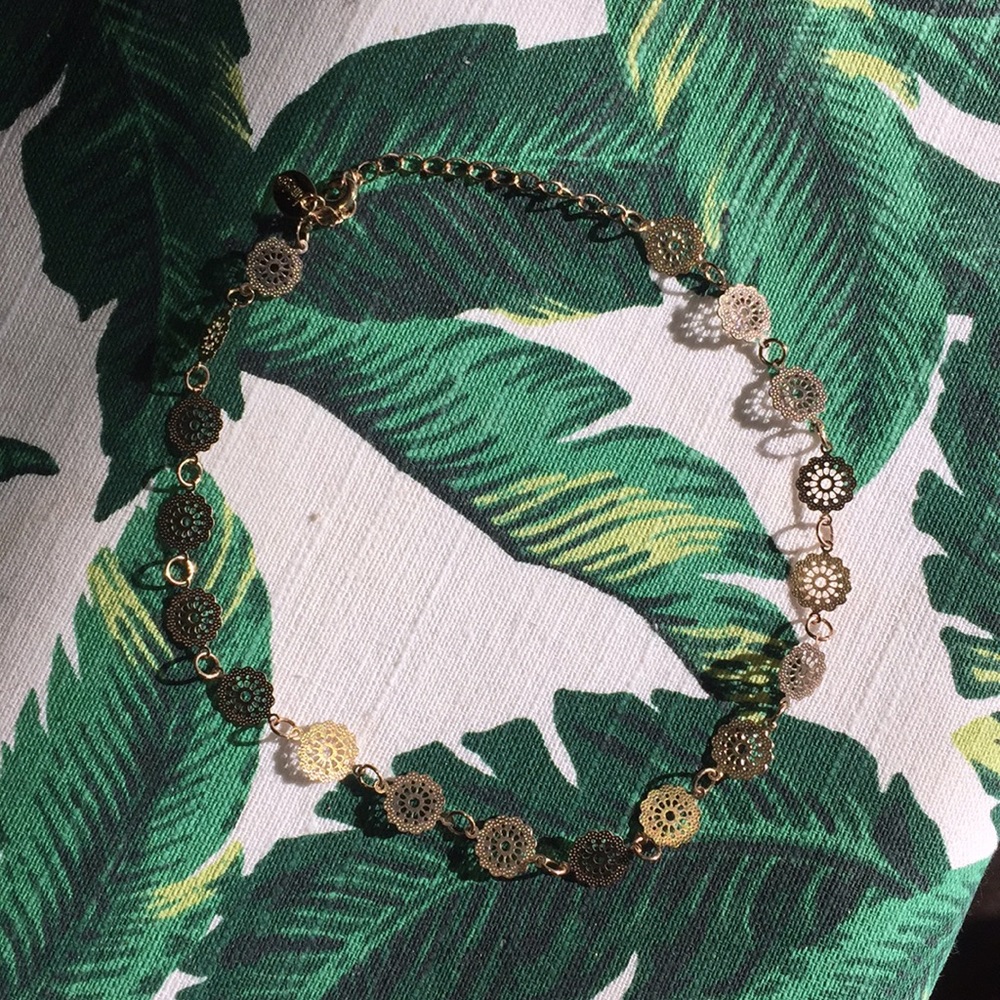 Golden flower choker